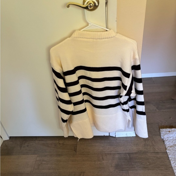 Amazon oversized sweatshirt. Cream background with black stripes. - Picture 2 of 2